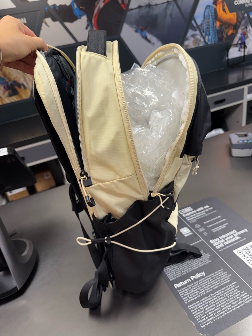 NWT!The North Face unisex Black & Gravel Backpack - Lightweight Daypack - Picture 10 of 13